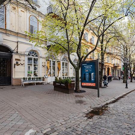 Новый Апартамент В Самом Центре Дерибасовской Odessa Extérieur photo
