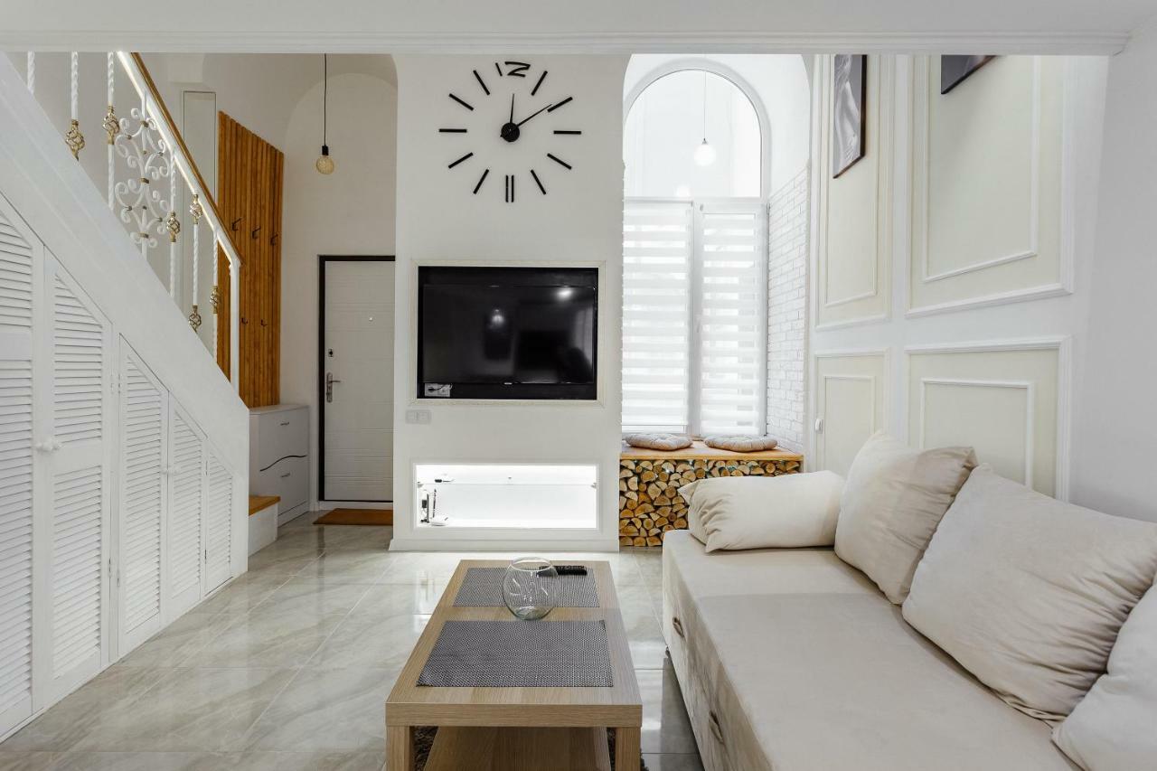 Новый Апартамент В Самом Центре Дерибасовской Odessa Extérieur photo