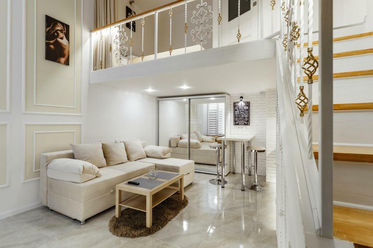 Новый Апартамент В Самом Центре Дерибасовской Odessa Extérieur photo